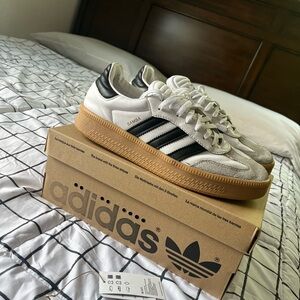 Adidas White and Black Samba Sneakers Size 11. Fair condition. OG All.
